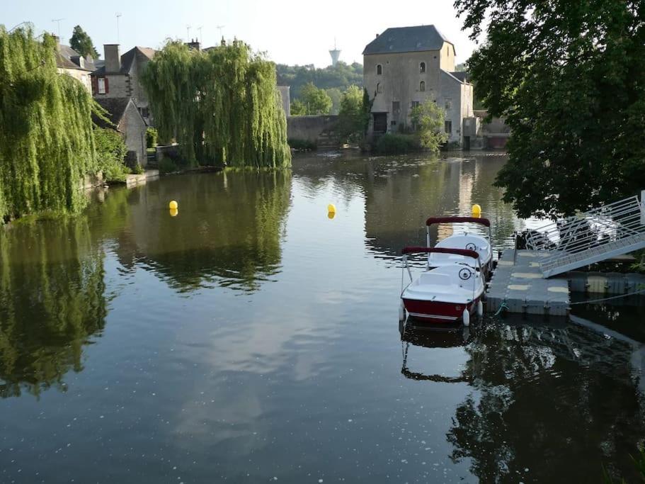 Maison Renovee Atoue Loc Villa Fresnay-sur-Sarthe Exteriör bild