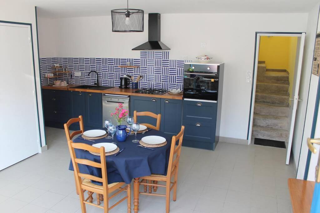 Maison Renovee Atoue Loc Villa Fresnay-sur-Sarthe Exteriör bild