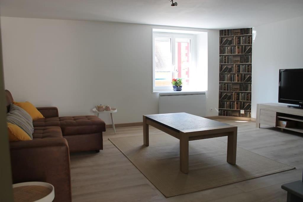 Maison Renovee Atoue Loc Villa Fresnay-sur-Sarthe Exteriör bild